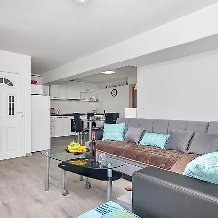 Apartment Josko Makarska